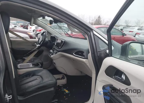 2021 Chrysler Pacifica Touring L z USA, uszkodzony, nr VIN 2C4RC1BG5MR500360